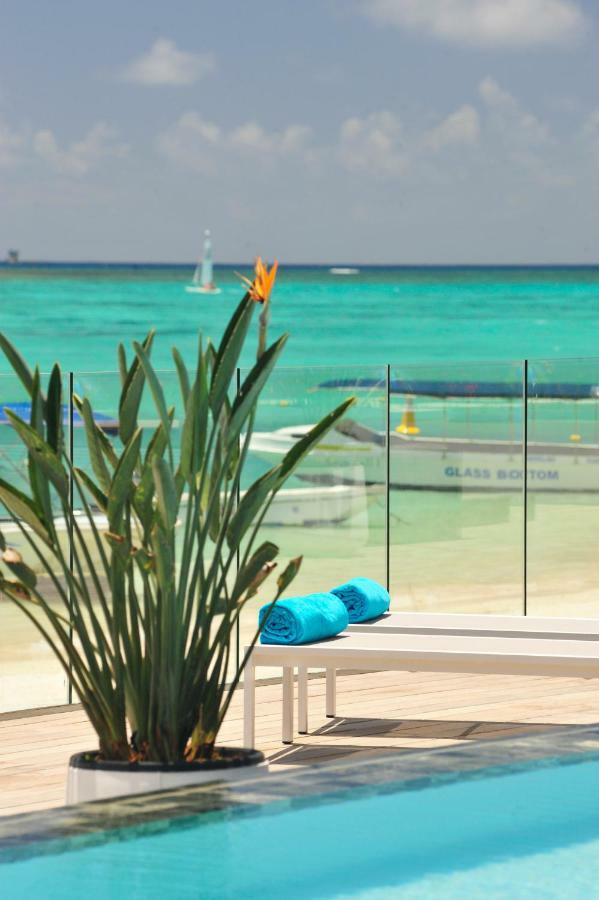 Obiches Luxury Beachfront Apartment Trou-Aux-Biches 外观 照片