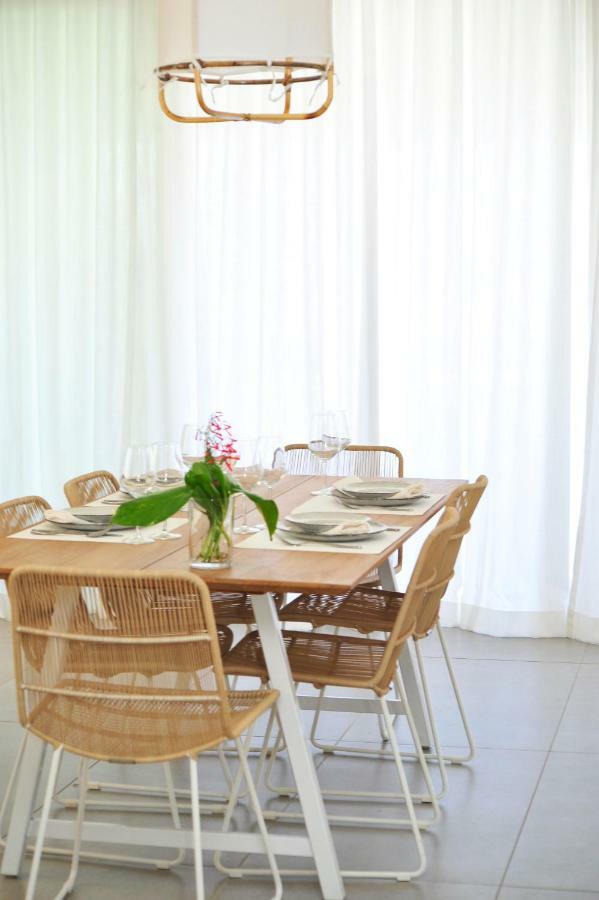 Obiches Luxury Beachfront Apartment Trou-Aux-Biches 外观 照片