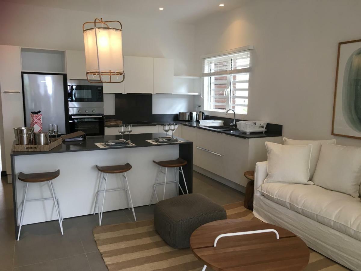 Obiches Luxury Beachfront Apartment Trou-Aux-Biches 外观 照片