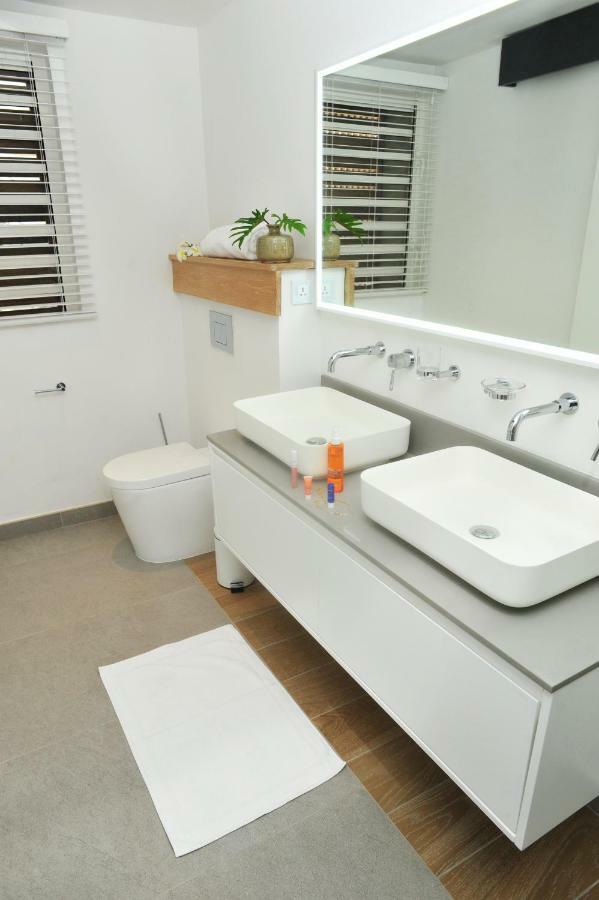 Obiches Luxury Beachfront Apartment Trou-Aux-Biches 外观 照片