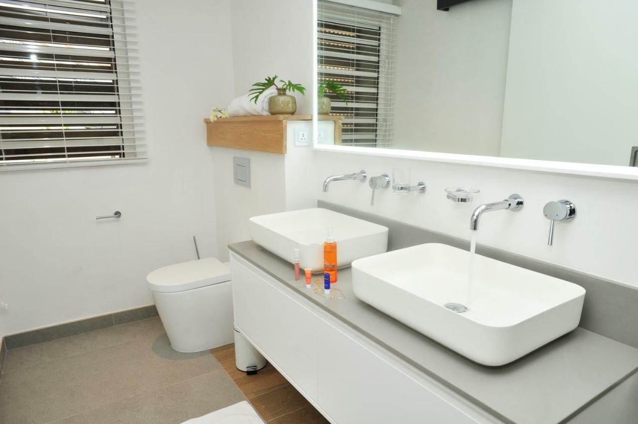 Obiches Luxury Beachfront Apartment Trou-Aux-Biches 外观 照片