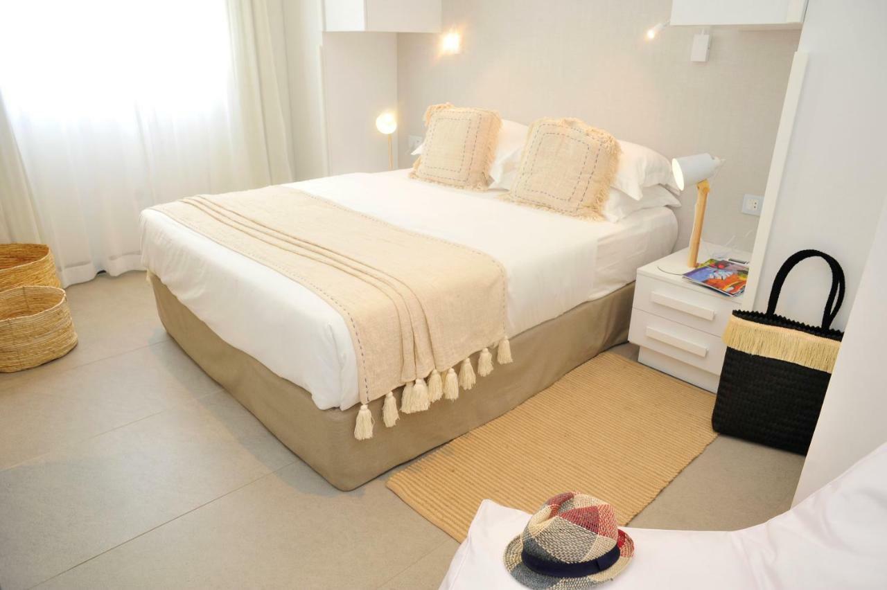 Obiches Luxury Beachfront Apartment Trou-Aux-Biches 外观 照片