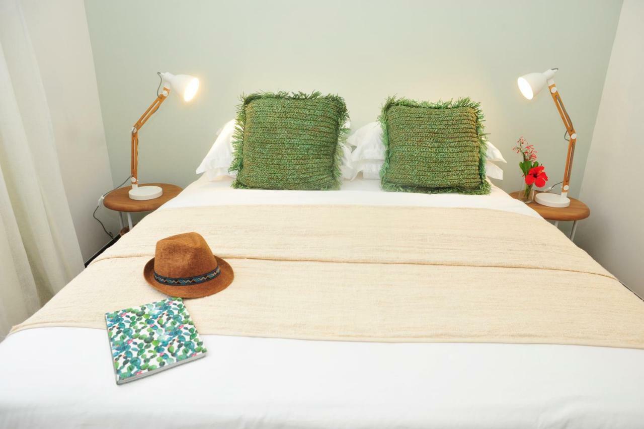 Obiches Luxury Beachfront Apartment Trou-Aux-Biches 外观 照片