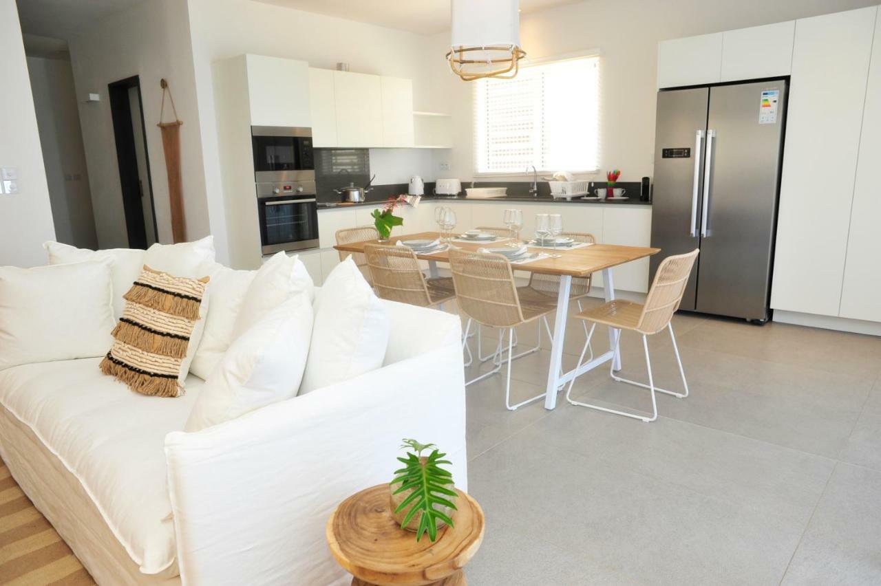 Obiches Luxury Beachfront Apartment Trou-Aux-Biches 外观 照片
