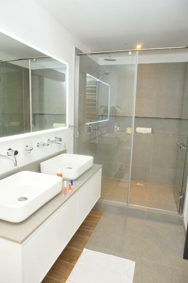 Obiches Luxury Beachfront Apartment Trou-Aux-Biches 外观 照片