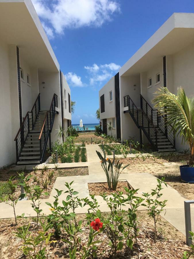 Obiches Luxury Beachfront Apartment Trou-Aux-Biches 外观 照片