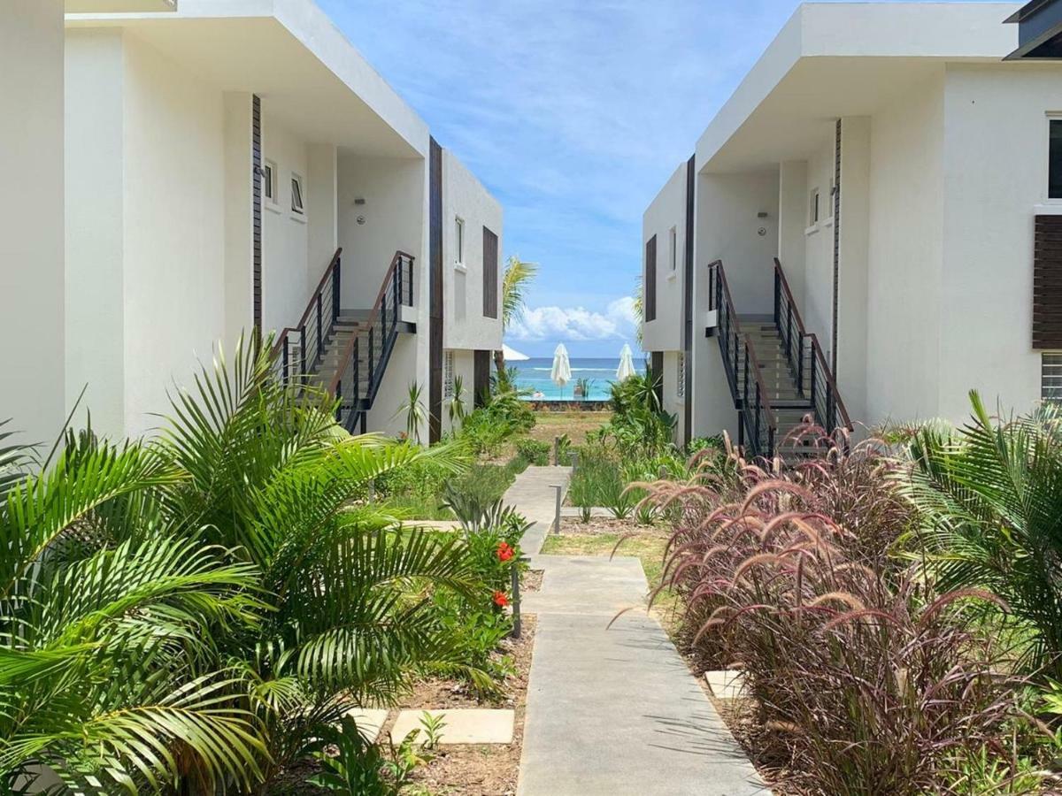 Obiches Luxury Beachfront Apartment Trou-Aux-Biches 外观 照片