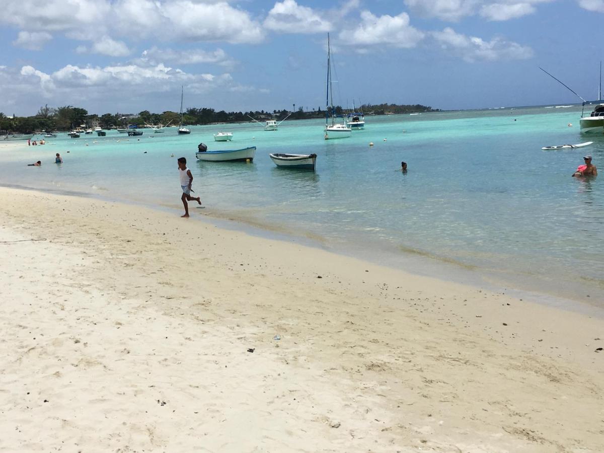 Obiches Luxury Beachfront Apartment Trou-Aux-Biches 外观 照片