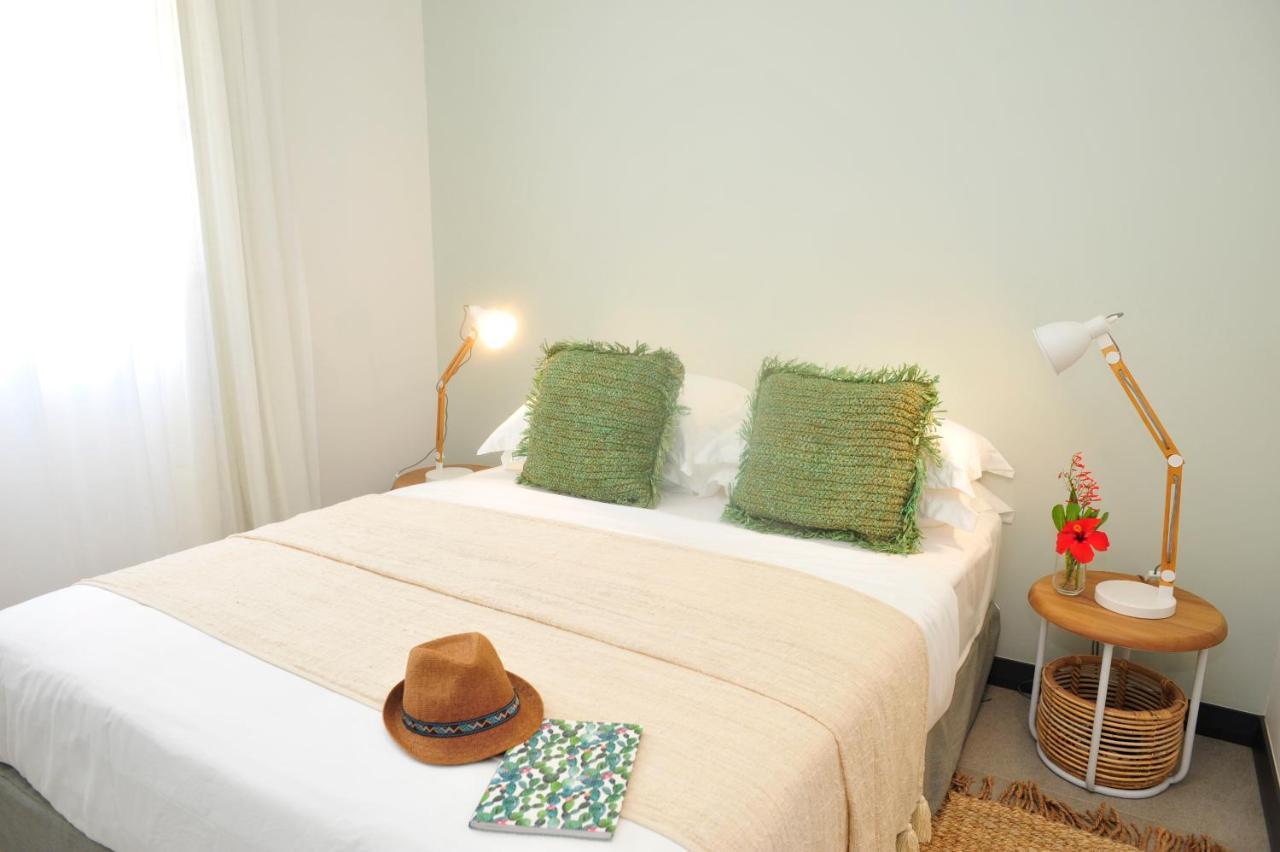 Obiches Luxury Beachfront Apartment Trou-Aux-Biches 外观 照片