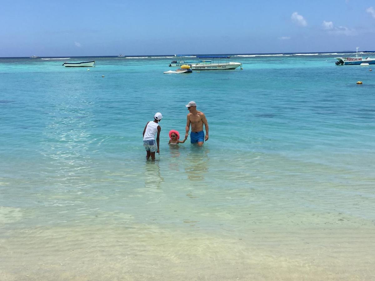 Obiches Luxury Beachfront Apartment Trou-Aux-Biches 外观 照片